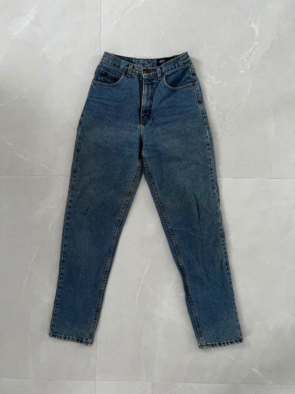 Vintage Eddie Bauer High-Waisted Tapered Leg Mom Jeans (Size 4)